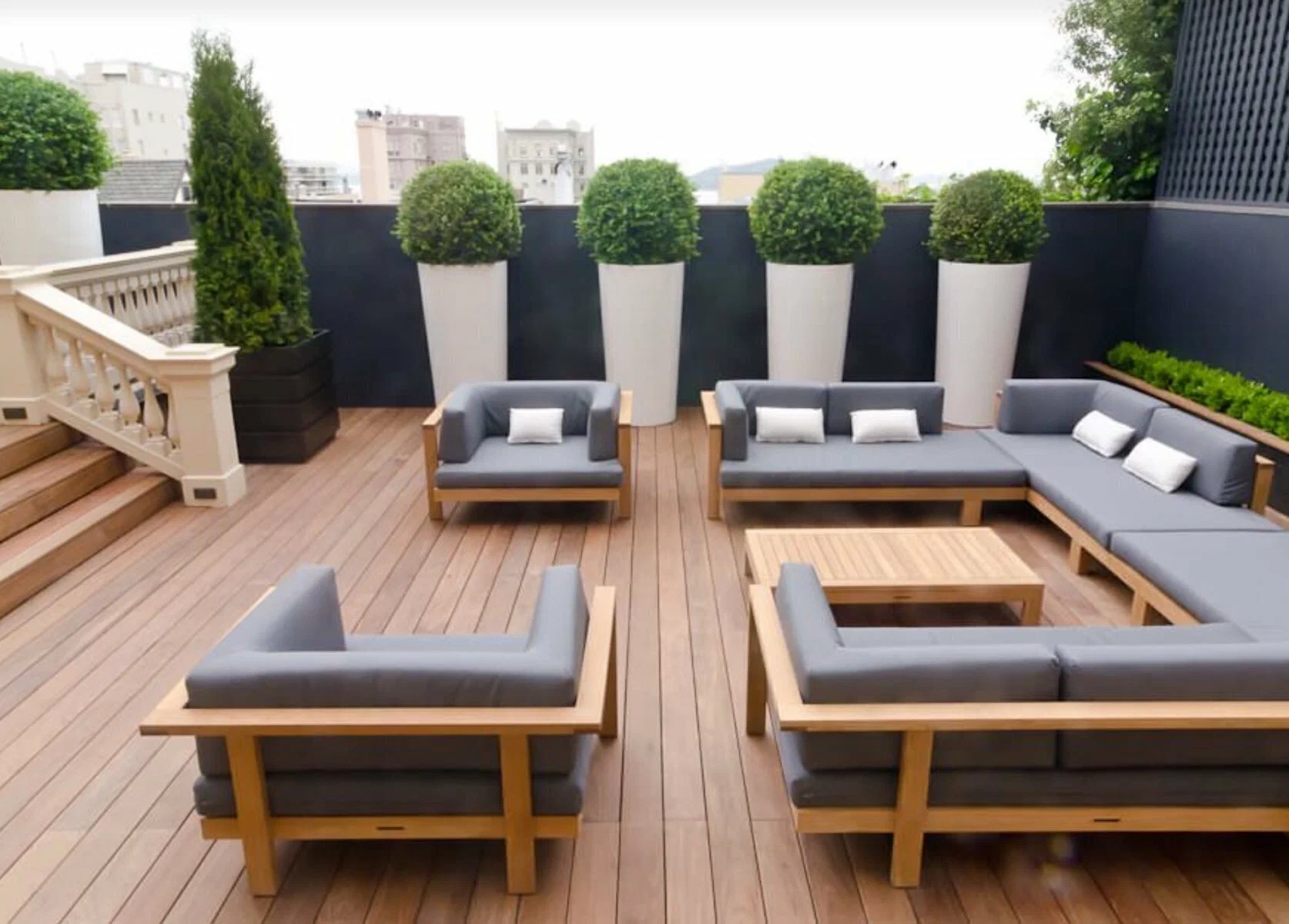 Green Haven: Your gateway to luxury and comfort outdoors with top quality garden and terrace furniture.